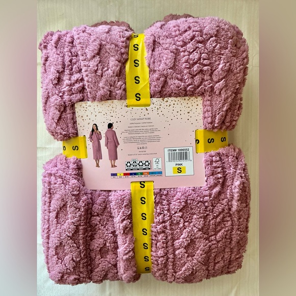 Room Service Robe size large - Picture 5 of 9